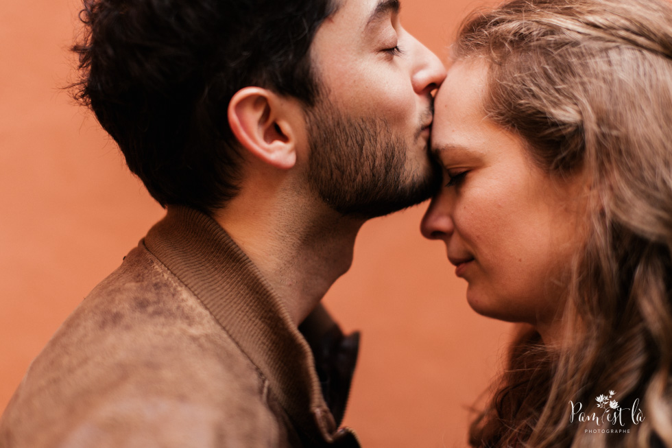 Pam est la photographe mariage : séance photo dans les rues de Toulouse