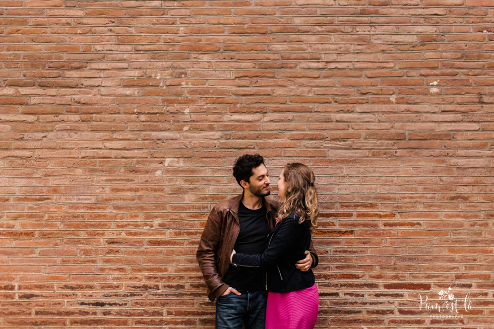 Pam est la photographe mariage : séance photo dans les rues de Toulouse