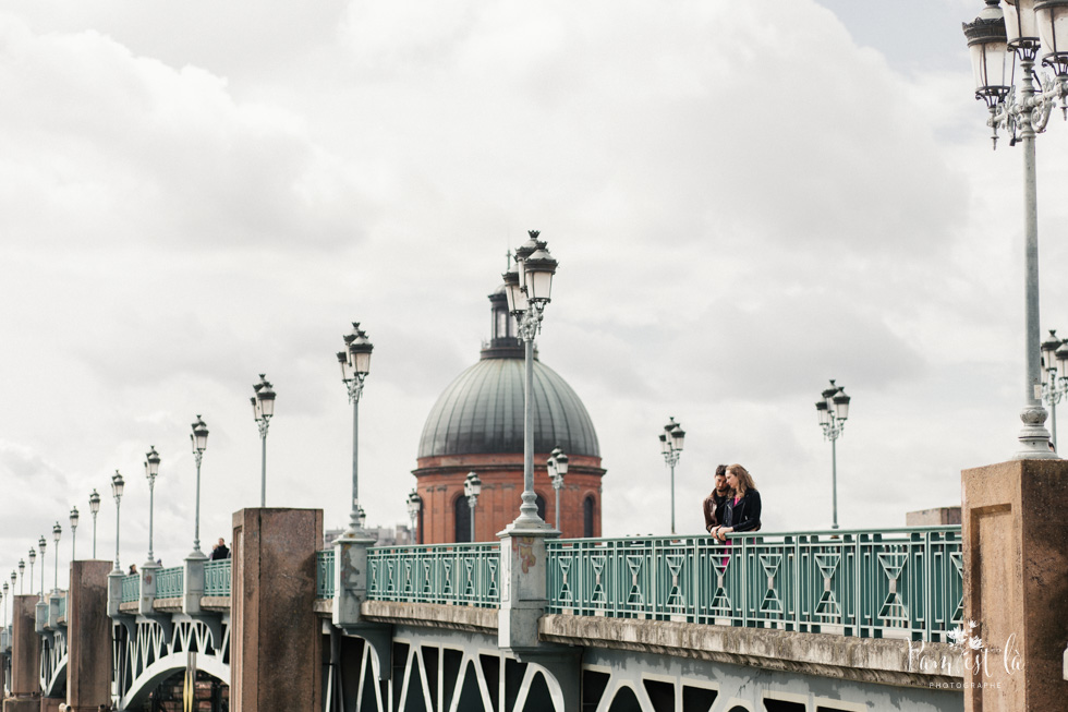 Pam est la photographe mariage : séance photo dans les rues de Toulouse