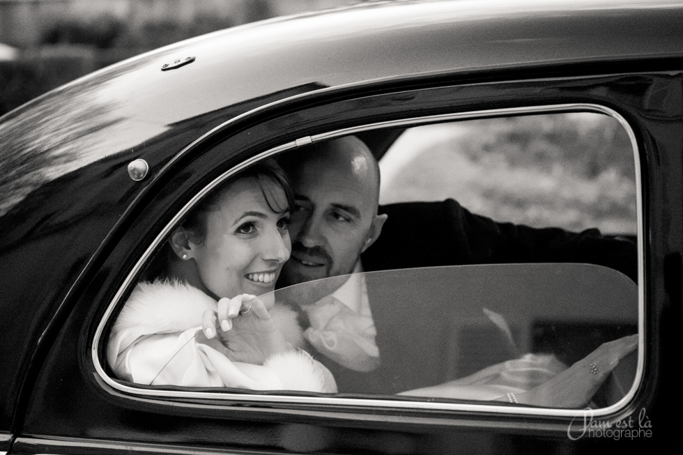 Photographe de mariage : Reportage en hiver au château de Santeny