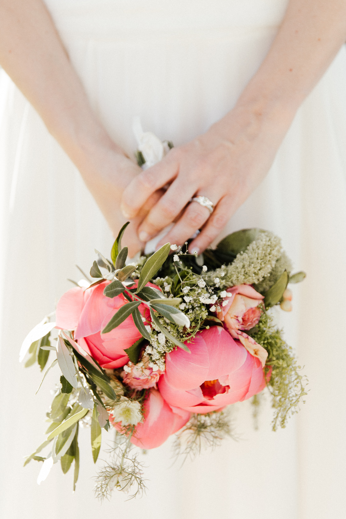 bouquet-mariee-pivoine-photographe-mariage-toulouse