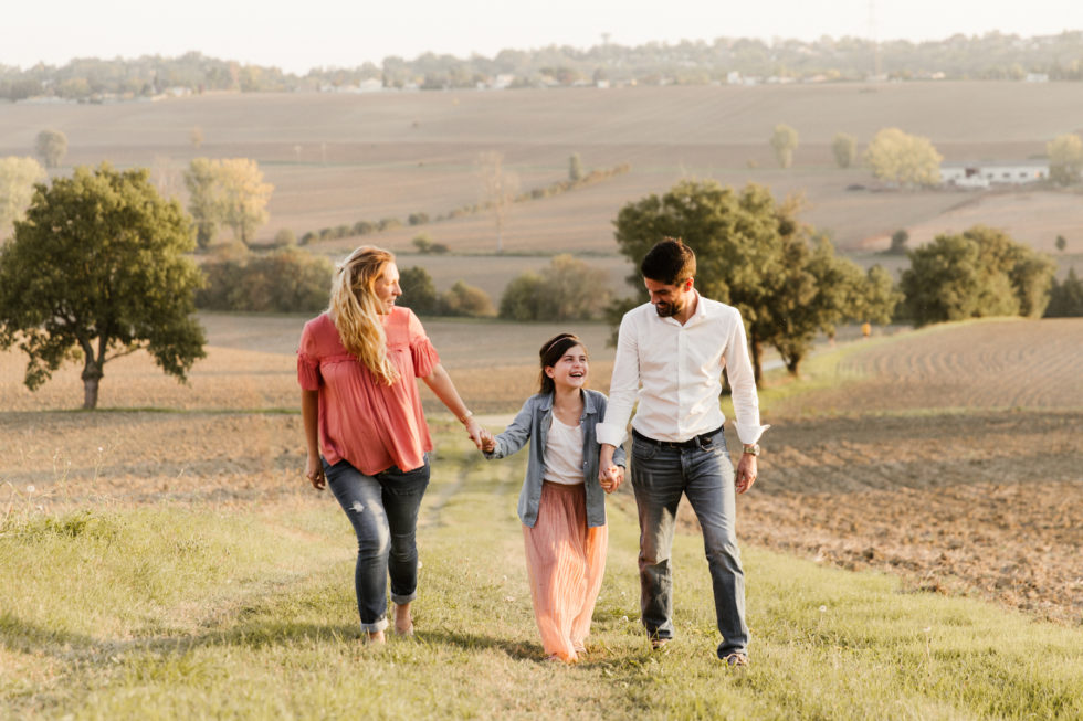 Séance photo famille dans la campagne à Toulouse